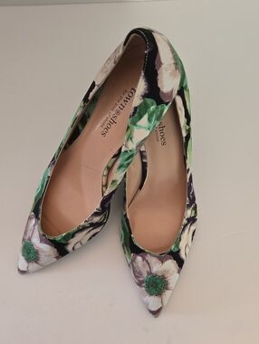 Town Shoes Women's Green Floral Pointed Toe Heels